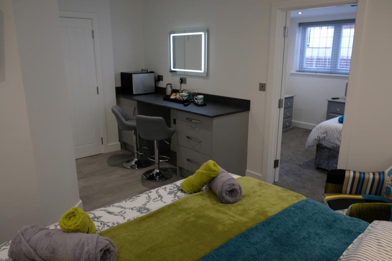 Rosemary House Brs Airport Accommodation 윈퍼드 외부 사진