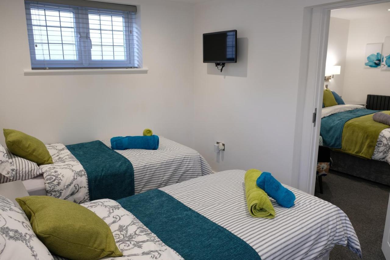 Rosemary House Brs Airport Accommodation 윈퍼드 외부 사진