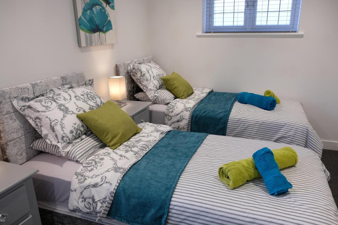 Rosemary House Brs Airport Accommodation 윈퍼드 외부 사진