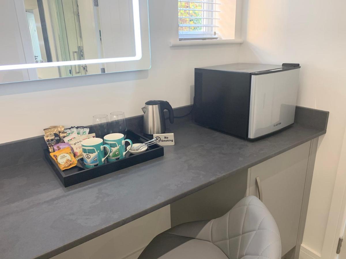 Rosemary House Brs Airport Accommodation 윈퍼드 외부 사진