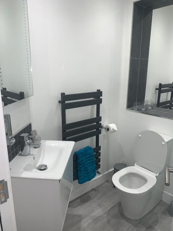 Rosemary House Brs Airport Accommodation 윈퍼드 외부 사진