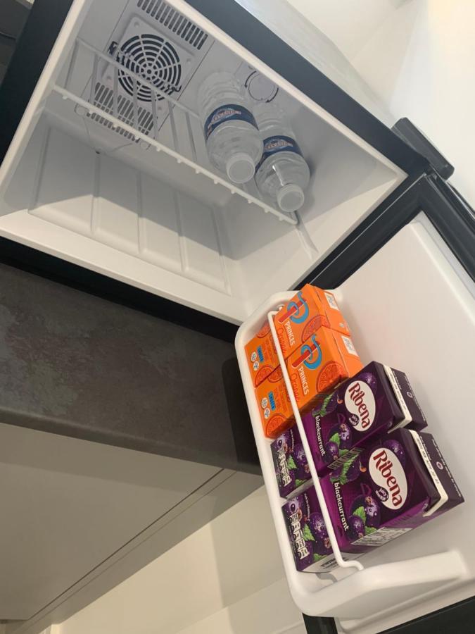 Rosemary House Brs Airport Accommodation 윈퍼드 외부 사진