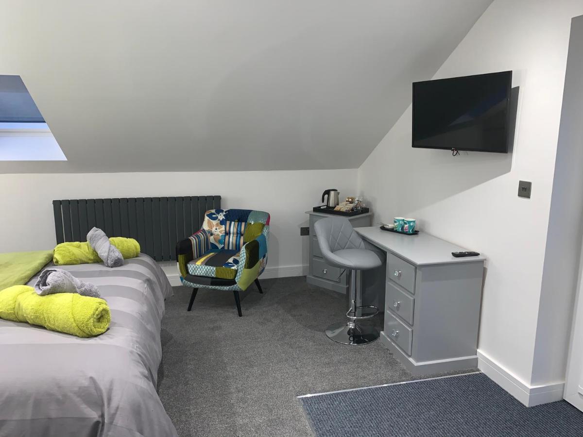 Rosemary House Brs Airport Accommodation 윈퍼드 외부 사진